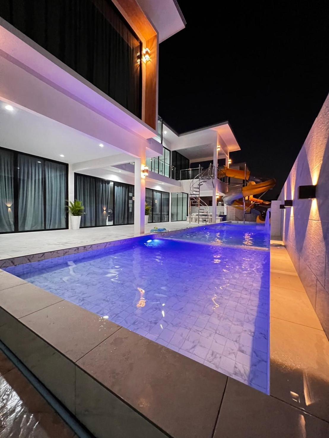 Double P Pool * HHQ